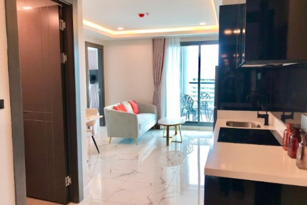 2 bedrooms above 31st floor. Thai ownership. Arcadia Millennium Tower