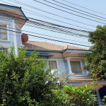 Park Avenue Village. 5 bedrooms 2 storey detached house