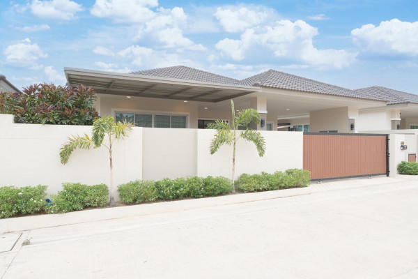 Gardenville 6 village. House with 3 bedrooms in new comfortable village. Year contract